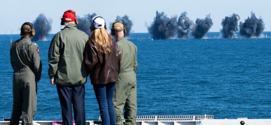 white-house-urged-firing-live-bombs,-not-dummies,-for-the-traitor’s-visit-to-navy-celebration:-ap-sources