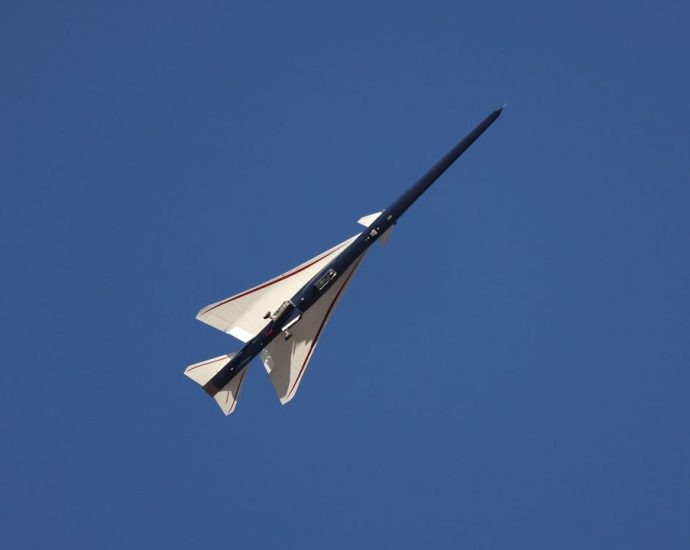 NASA’s X-59 ‘quiet’ supersonic jet makes historic 1st flight (photos)