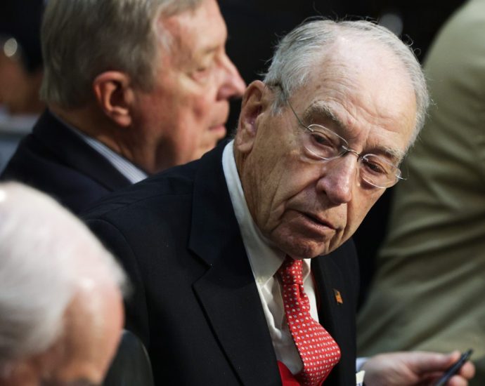 gop-senator,-92,-gives-nonsensical-answer-to-journo’s-simple-question