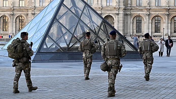louvre-heist:-five-new-suspects-arrested-as-search-for-jewels-continues