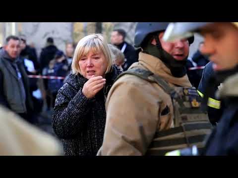 rescuers-recover-bodies-after-russian-attack-on-zaporizhzhia-|-reuters