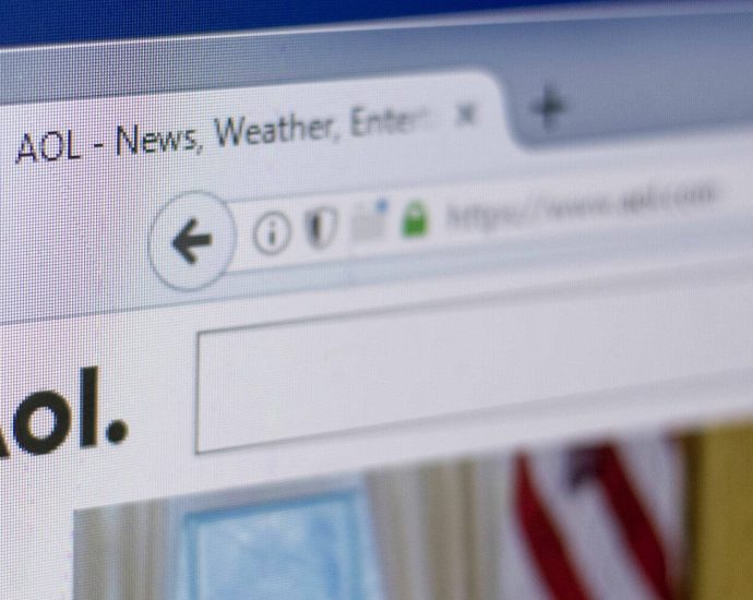 italian-tech-company-promises-to-make-america-online-great-again