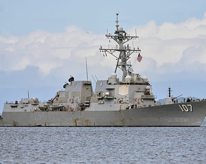 destroyer-uss-gravely-leaves-trinidad-and-tobago