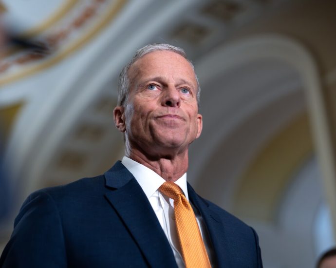 Food aid at risk of expiring as effort to fund SNAP benefits fails in Senate