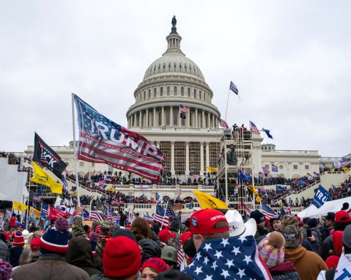 doj-suspends-2-prosecutors-who-said-‘mob-of-rioters’-instigated-jan.-6-riot