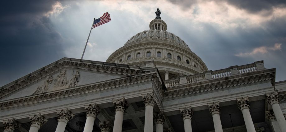 federal-workers-are-barely-making-it-through-the-government-shutdown