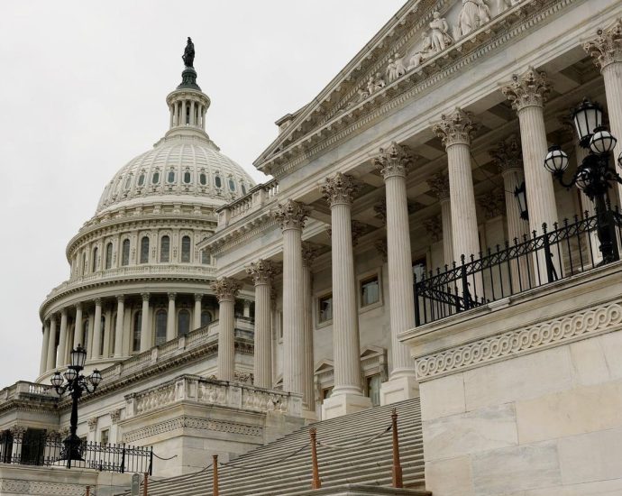 Government Shutdown Could Cost U.S. Economy Up To $14 Billion, CBO Says