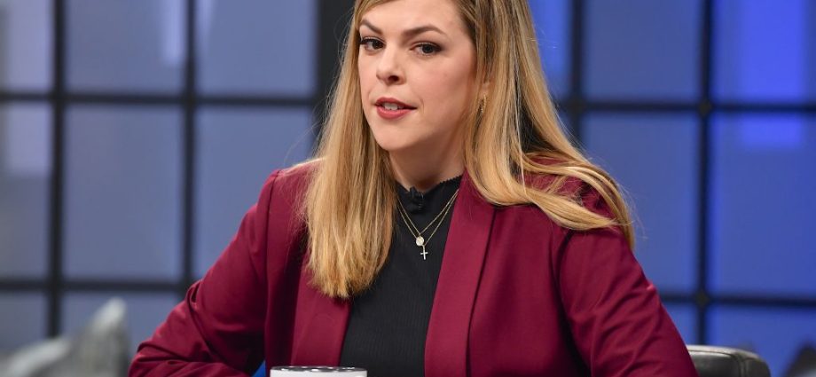 conservative-momfluencer-denounces-halloween-as-‘a-satanic-holiday-intertwined-with-lgbtq-pride’