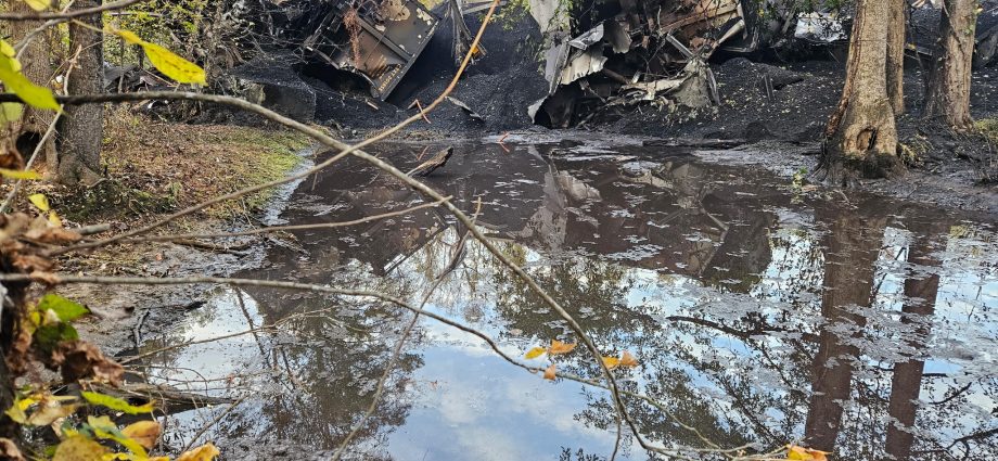csx-train-derailment-in-virginia-puts-chickahominy-river-at-risk