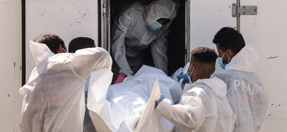 live:-israel-continues-attacks-on-gaza-as-palestinians-fear-return-to-war