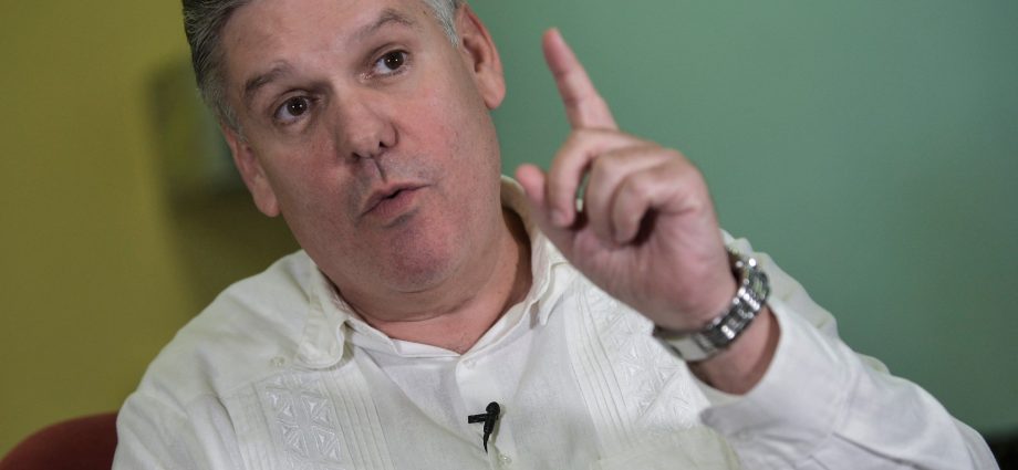 cuba-charges-former-economy-minister-gil-of-espionage,-financial-crimes