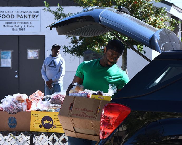 courts-opt-to-feed-the-people,-gop-opts-to-feeds-the-drama