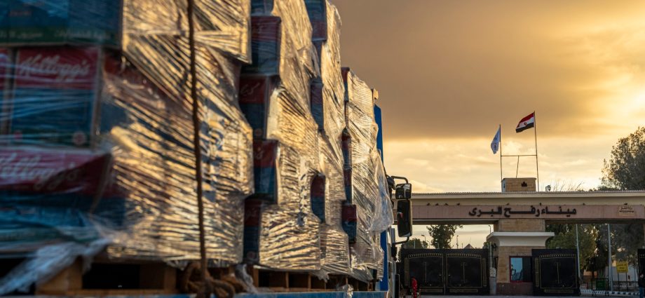 israel-still-blocking-most-gaza-aid-as-military-carries-out-more-attacks