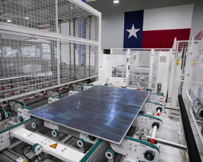 texas-grid-increasingly-meets-growing-demand-with-renewables