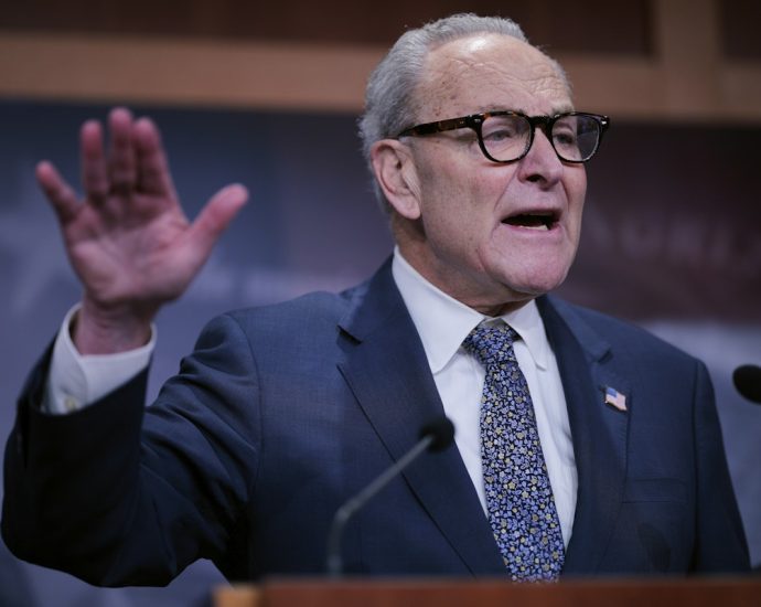 chuck-schumer-walks-out-rather-than-say-if-he’s-voting-for-zohran