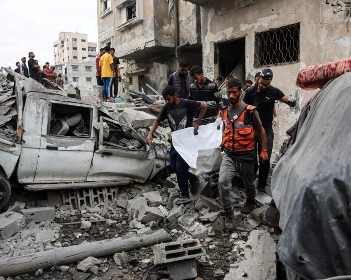 week-in-pictures:-from-israeli-strikes-in-gaza-to-floods-in-vietnam