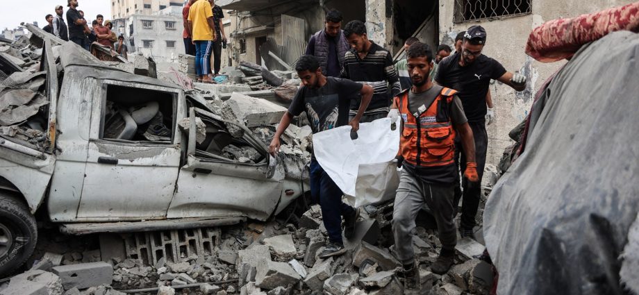 week-in-pictures:-from-israeli-strikes-in-gaza-to-floods-in-vietnam