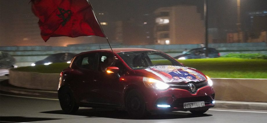 moroccans-celebrate-un-support-for-rabat’s-western-sahara-autonomy-plan