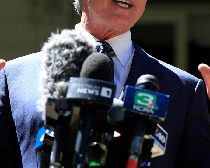 newsom-explains-why-he-imitates-the-traitor-on-social-media