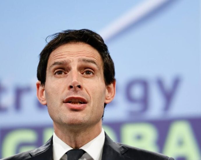 the-traitor-climate-retreat-is-a ‘watershed-moment,’-says-eu’s-hoekstra