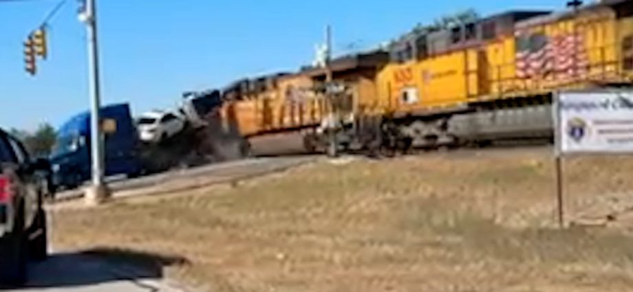 train-collides-with-truck-hauling-cars-in-texas
