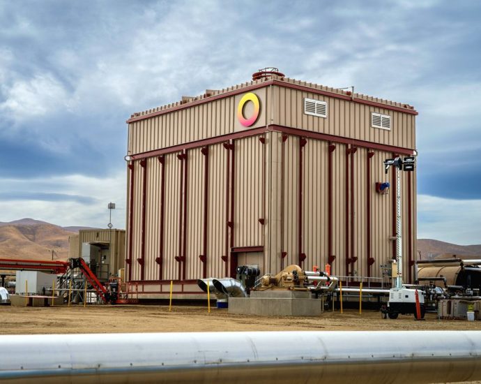 New Thermal Battery Supplies Clean Heat for Oil Extraction