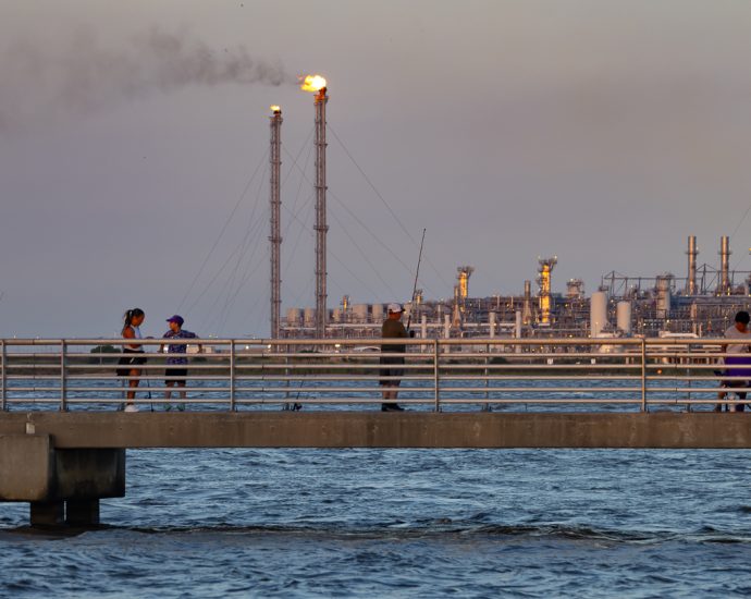 major-american-lng-exporters-habitually-break-air-pollution-laws,-report-finds