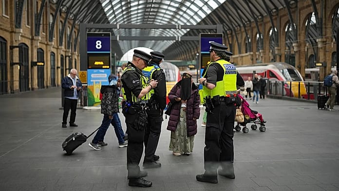uk-police-charge-man-with-attempted-murder-after-injuring-11-in-train-stabbing