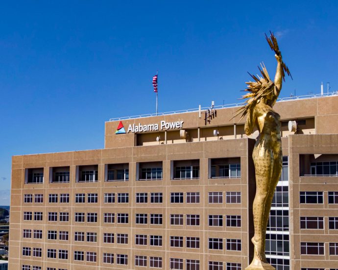 how-alabama-power-kept-bills-up-and-opposition-out-to-become-one-of-the-most-powerful-utilities-in-the-country