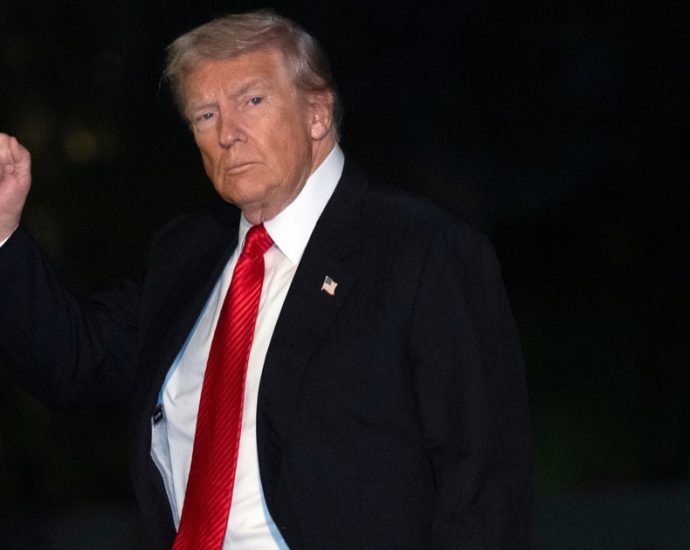 the-traitor-says-he-‘won’t-be-extorted’-by-democrats,-shuns-negotiations-as-shutdown-drags-on