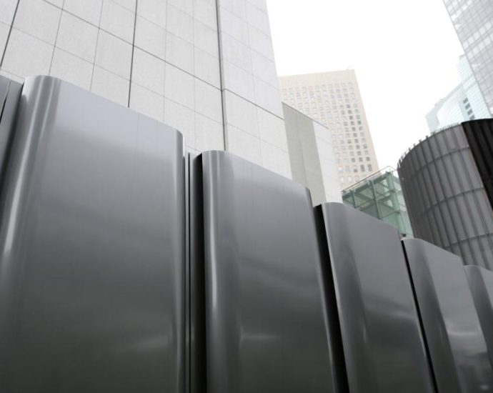 green-energy-stocks-surge-50%-despite-the-traitor’s-anti-clean-energy-policies