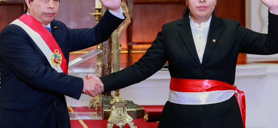 peru-cuts-ties-with-mexico-over-asylum-for-ex-prime-minister