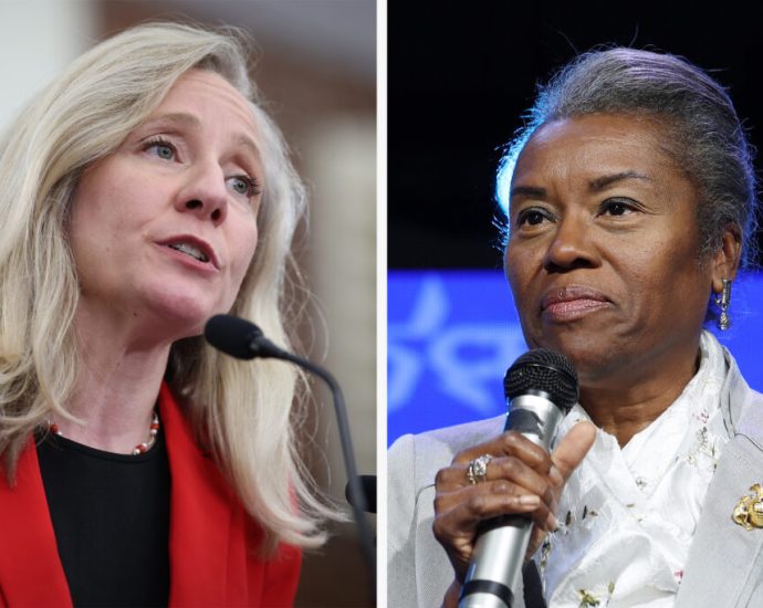 in-virginia,-voters-head-to-the-polls-hot-over-data-centers,-solar-facilities-and-rising-electric-bills