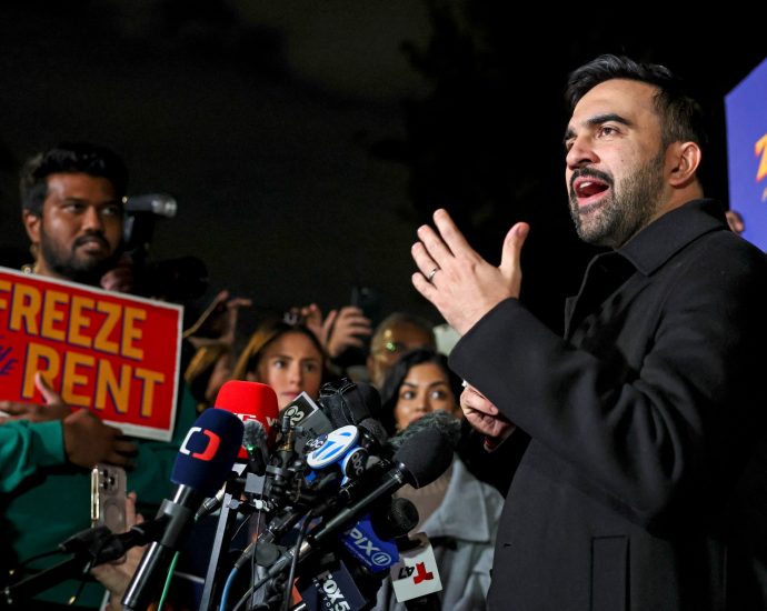 ‘making-history’:-mamdani-to-voters-on-election-eve-as-the-traitor-backs-cuomo