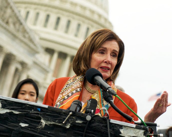 “i-think-she’s-out”:-pelosi’s-retirement-top-of-mind-for-house-democrats