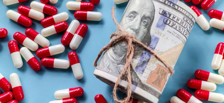 relax,-wall-street-journal,-health-insurers-are-still-looting