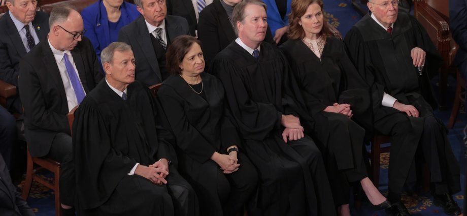 supreme-court-to-hear-arguments-on-the-traitor’s-tariffs-in-seismic-separation-of-powers-lawsuit