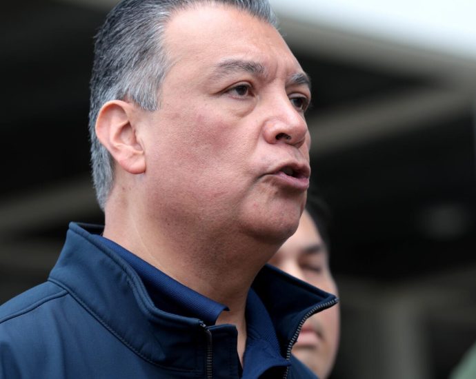 sen.-alex-padilla-says-he-won’t-run-for-california-governor