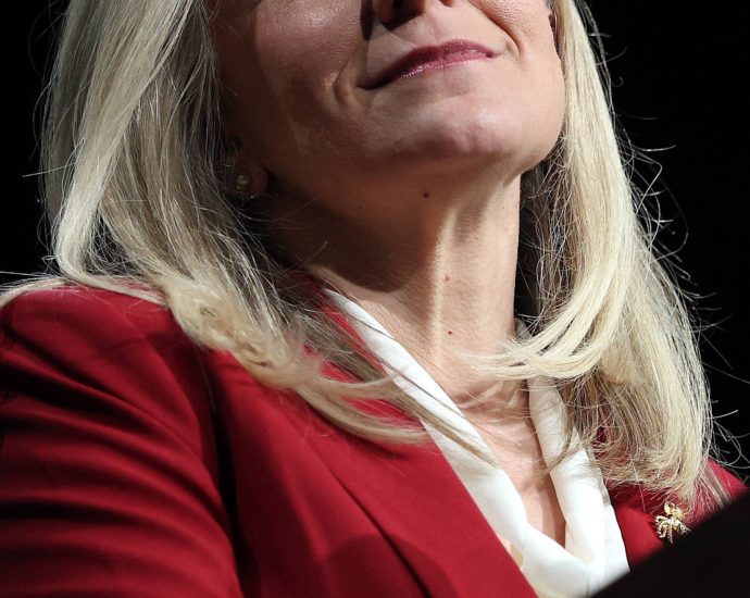 spanberger-thanks-supporters-after-projected-win