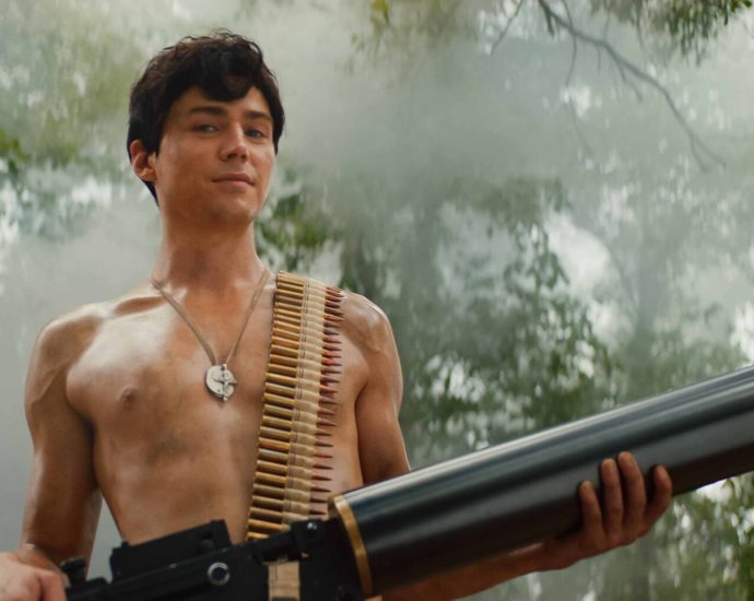 21-behind-the-scenes-photos-from-netflix’s-‘boots’-that-go-hard