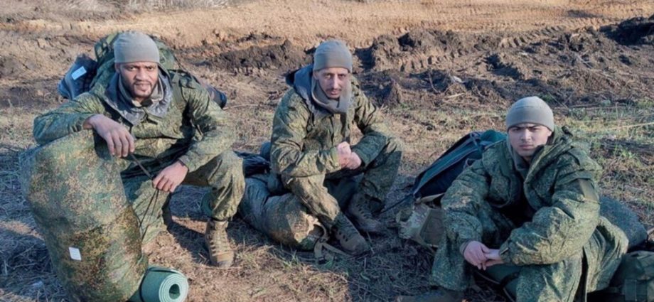 russia-lures-arab-mercenaries-with-cash-and-passports-for-ukraine-war,-many-die-in-“meat-grinder”-assaults