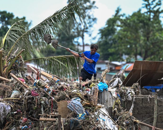 philippines-begins-cleanup-as-typhoon-kalmaegi-death-toll-hits-85