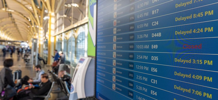 faa-to-reduce-flights-by-10-percent-as-us-government-shutdown-drags-on