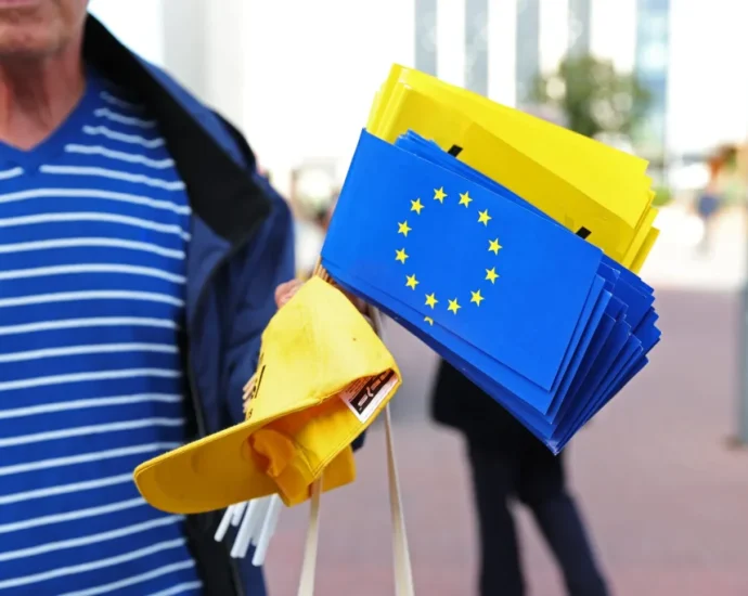 moldova-shuts-moscow’s-propaganda-pipeline-in-middle-of-its-capital,-ending-1998-deal