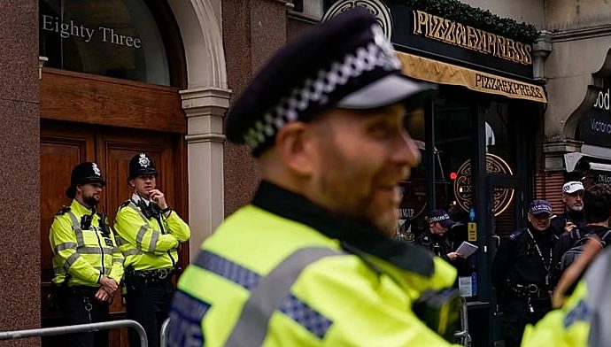 uk-police-hunt-for-two-more-wrongly-released-prisoners-days-after-new-measures-brought-in