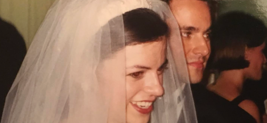 my-husband-was-in-the-closet-for-7-years-of-our-marriage-the-night-before-i-left-him,-something-broke-loose.