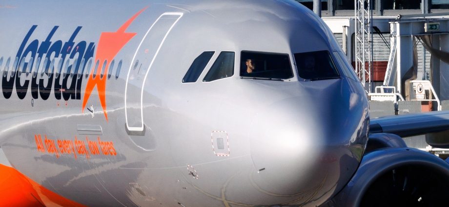 up-to-11-hours:-australia’s-jetstar-adds-new-long-1-stop-airbus-a321lr-flights