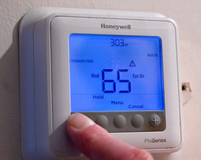 the-government-shutdown-is-delaying-an-assistance-program-families-use-to-heat-homes