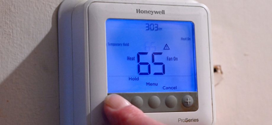 the-government-shutdown-is-delaying-an-assistance-program-families-use-to-heat-homes