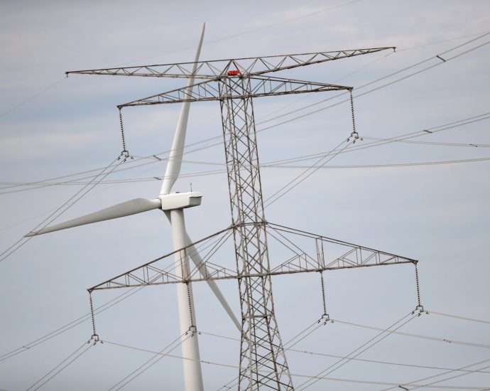 illinois-general-assembly-passes-energy-reform-act-aiming-to-reduce-rates-and-reach-clean-energy-goals